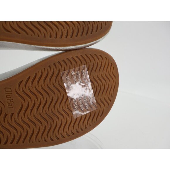 Olukai Waiau Sandal Women Size 5 Silver Metallic Leather Slingback Strappy Thong - Picture 8 of 9
